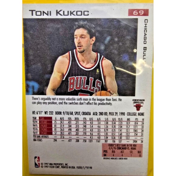 1997-98 Fleer Toni Kukoc #69 NBA Basketball Chicago Bulls - Picture 2 of 2